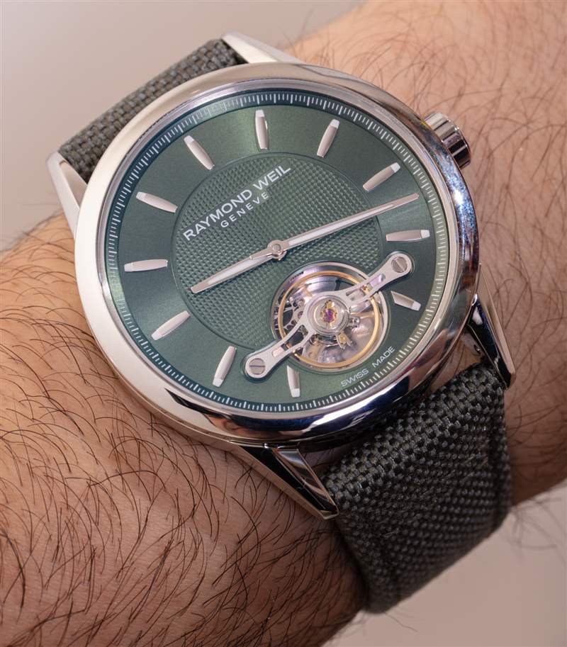 觀看評(píng)論：Raymond Weil 自由職業(yè)者 RW1212