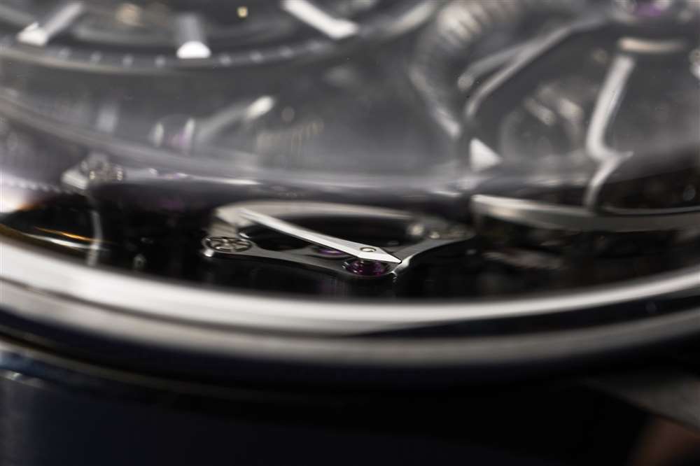 Grand Seiko Kodo 動(dòng)力儲(chǔ)存特寫(xiě)。