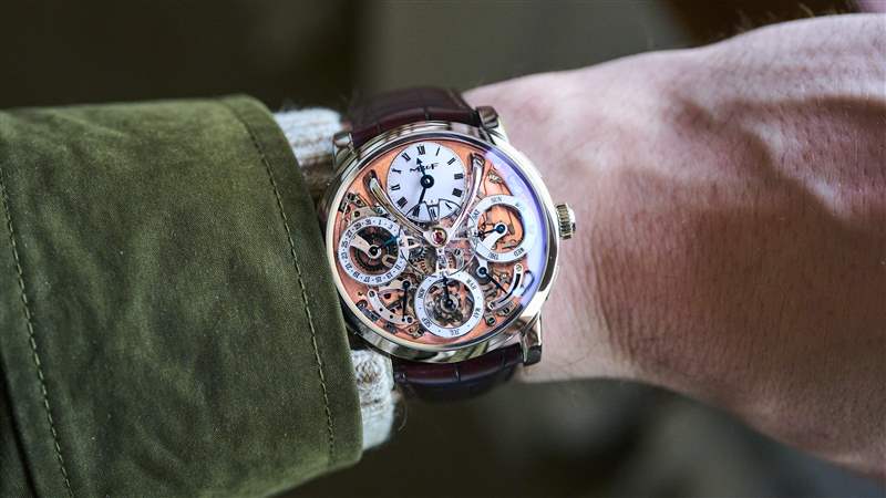 三文魚(yú)表盤MB&F Legacy Machine萬(wàn)年歷