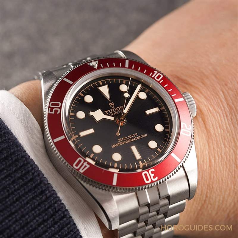 TUDOR - 是否有Jubilee鏈帶的表迷？ 帝舵TUDOR Black Bay酒紅圈搭配五節(jié)鏈帶，升級(jí)METAS認(rèn)證