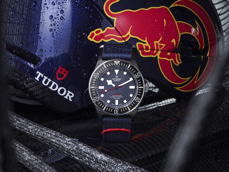 『新表』帝舵推出Pelagos FXD Alinghi Red Bull Racing Edition大三針腕表和計時碼表：碳復合材料表殼，藍白灰帆船色