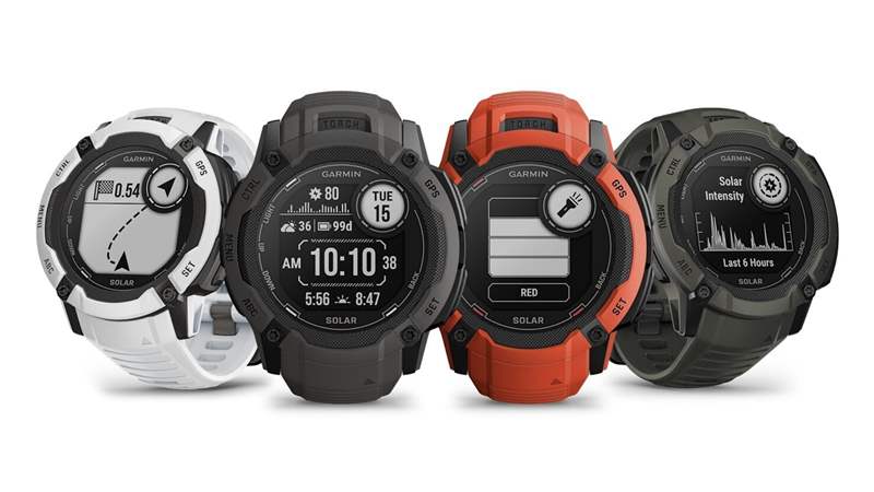 無(wú)論是在城市或是在叢林之中， Garmin Instinct 外型設(shè)計(jì)極其亮眼，穿搭上無(wú)需費(fèi)力就能展露自我特色，日常功能與精致外型兼具于一身，戴上就能陪你隨心所欲穿梭世界各地。 （Garmin）